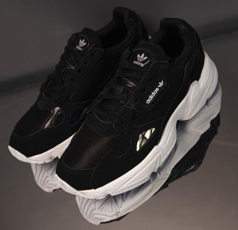 Moda Adidas Falcon W