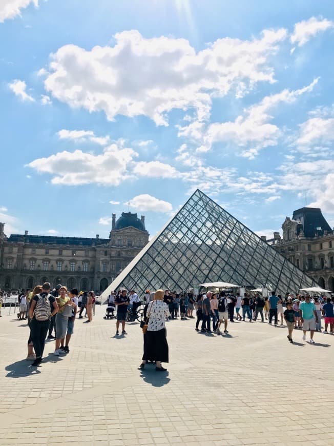 Place Museu do Louvre 