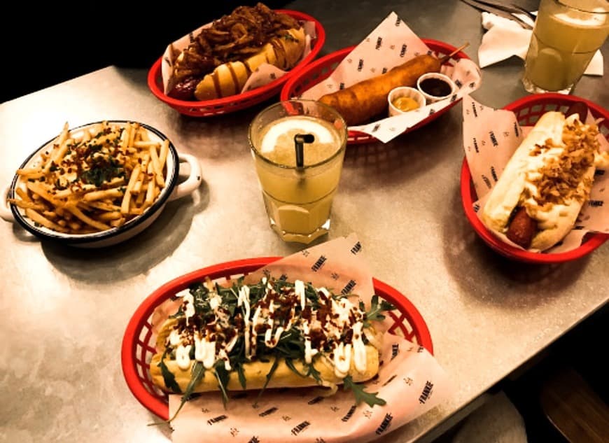 Restaurantes Frankie Hot Dogs