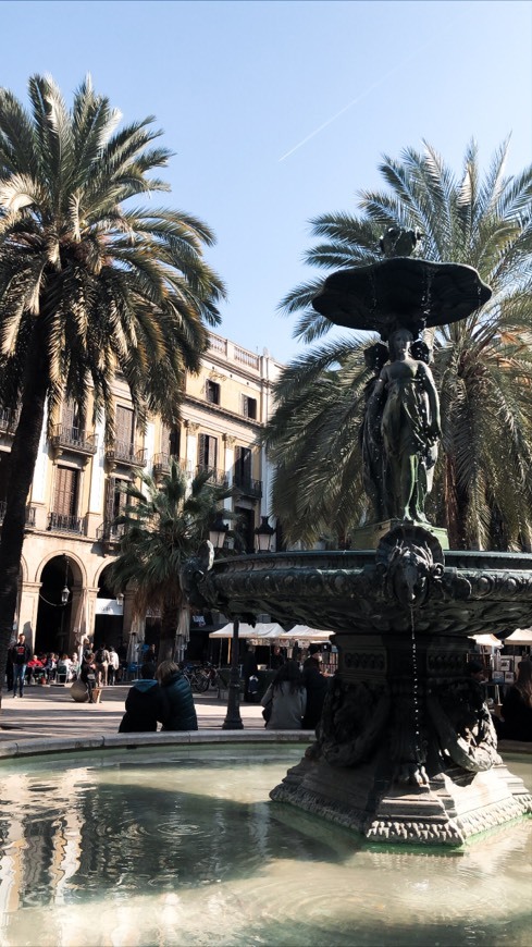 Lugar Plaça Reial