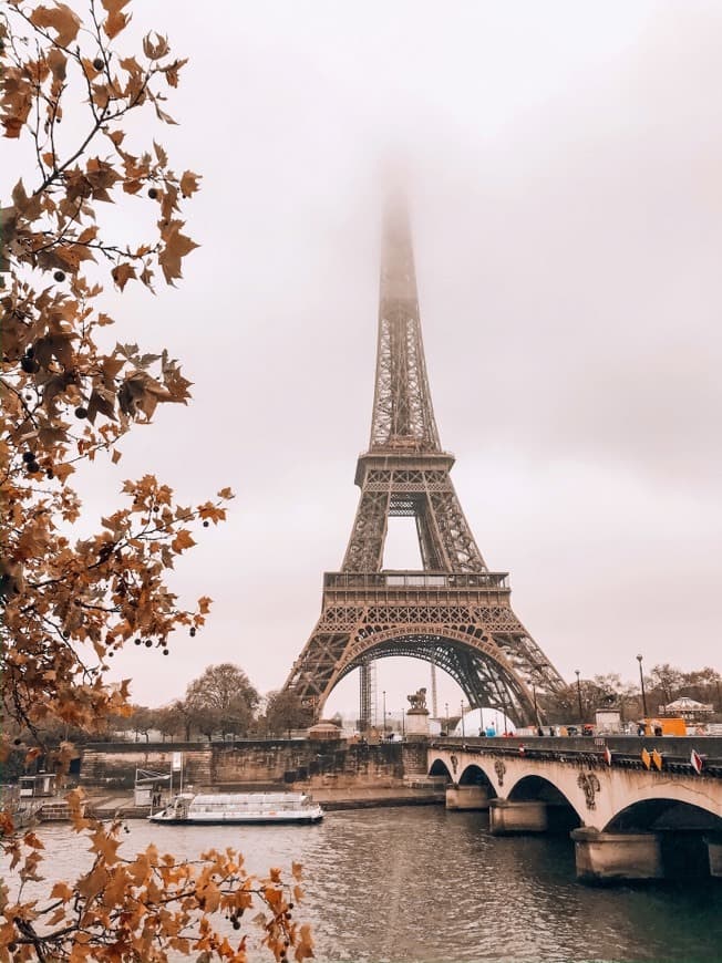 Place Torre Eiffel