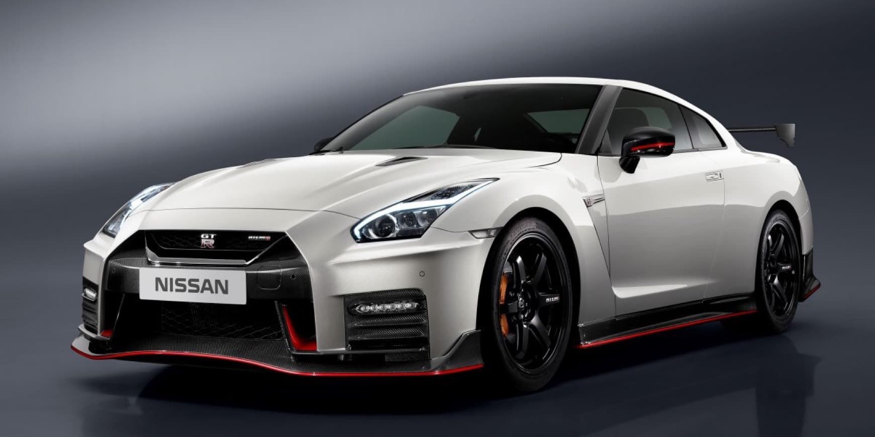 Moda Nissan GT-R Nismo (R35)