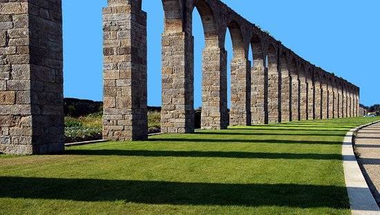 Place Aqueduct of Santa Clara