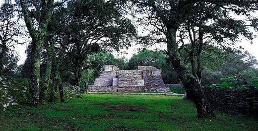 Lugar Zona Arqueológica de Toluquilla