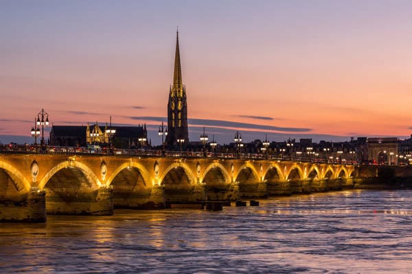 Lugar Pont de pierre