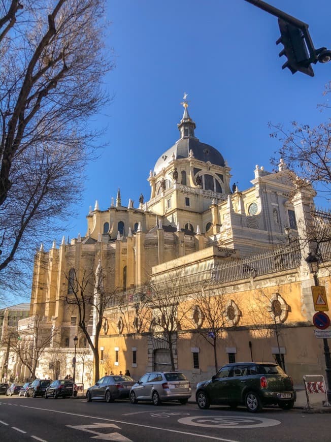 Lugar Almudena Cathedral