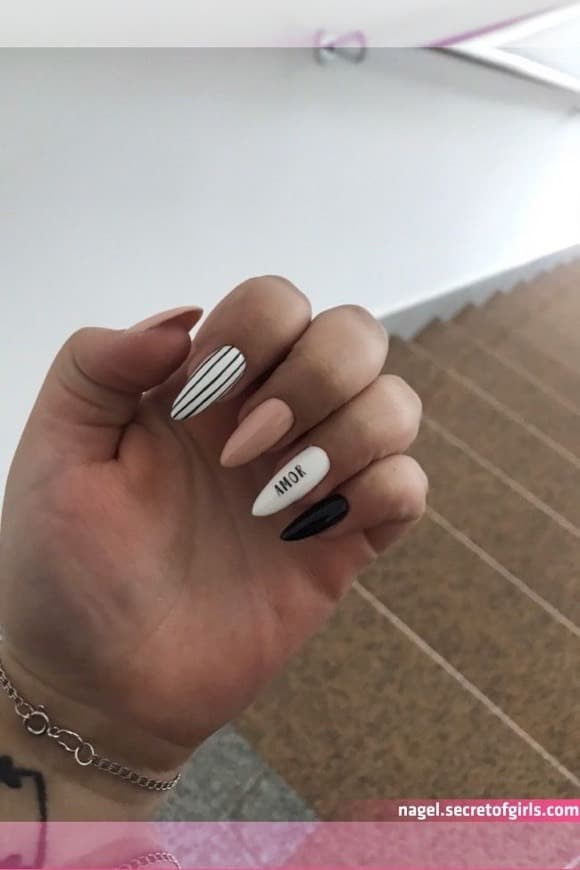 Moda Nails