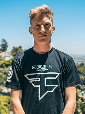 Moda Tfue. 