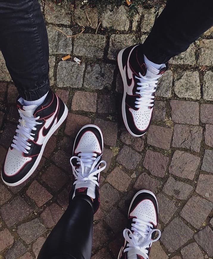 Fashion Jordan 1 High OG Bloodline