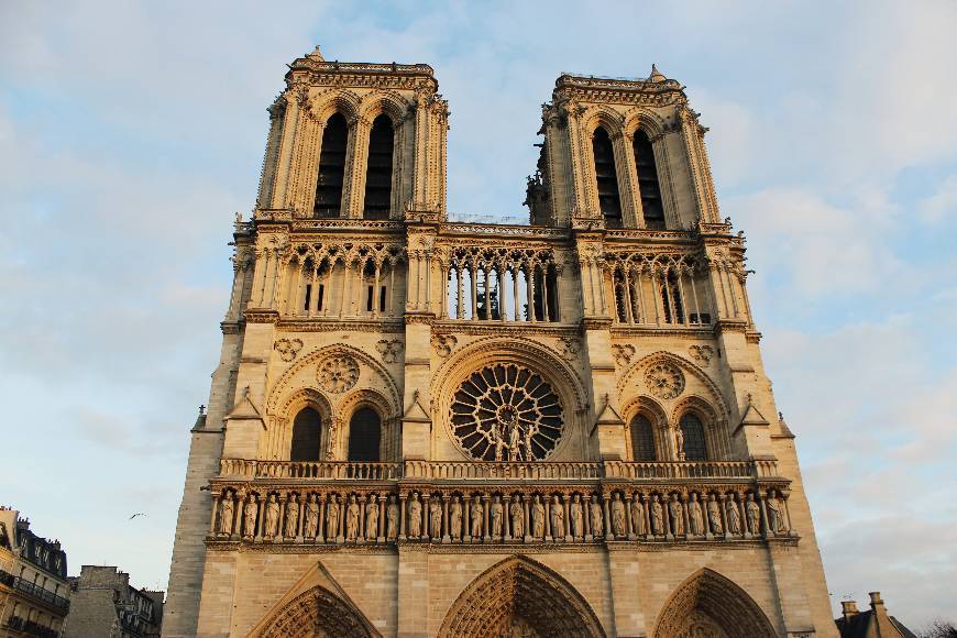 Place Catedral de Notre Dame