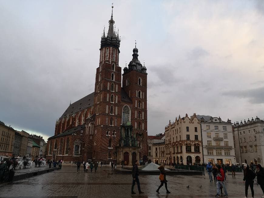 Lugar Main Square