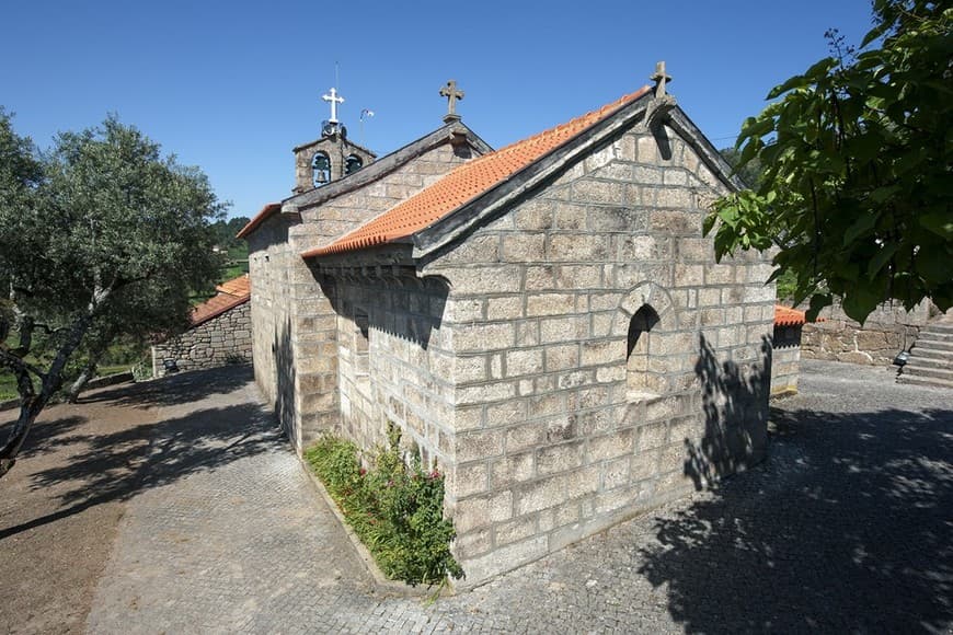 Place Igreja de São Tiago de Valadares