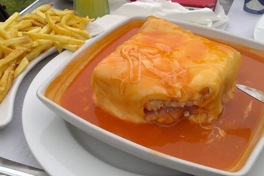 Book FRANCESINHA: Como cozinhar a Francesinha original do Porto