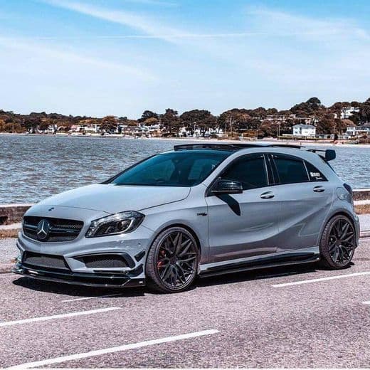 Moda 2020 Mercedes-AMG A35 / A45 Review, Pricing, and Specs