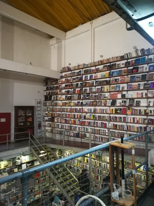 Lugar Livraria Ler Devagar