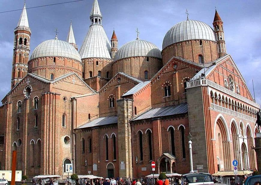 Place Basílica de San Antonio de Padua