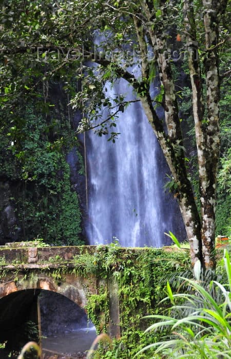 Place São Nicolau Waterfall