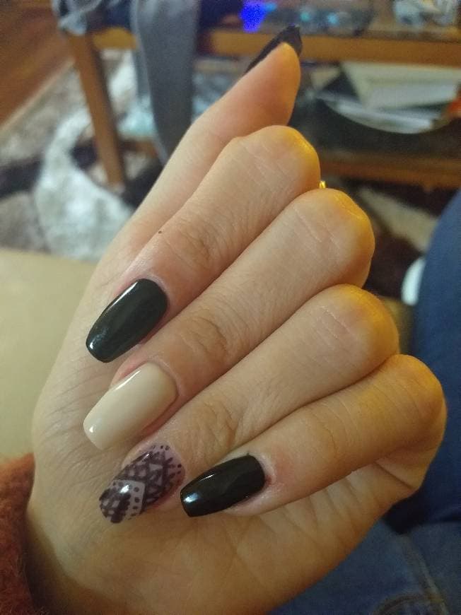 Moda Nails