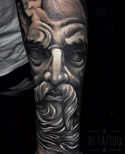 Fashion Zeus tattoo