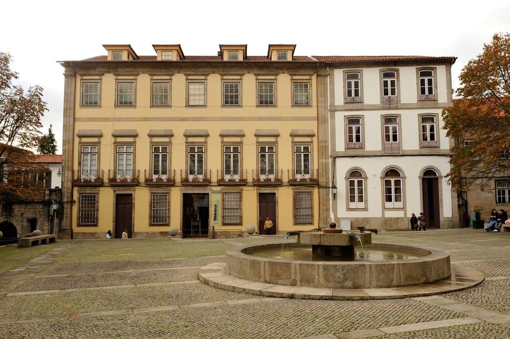 Lugar Biblioteca Municipal Raul Brandão