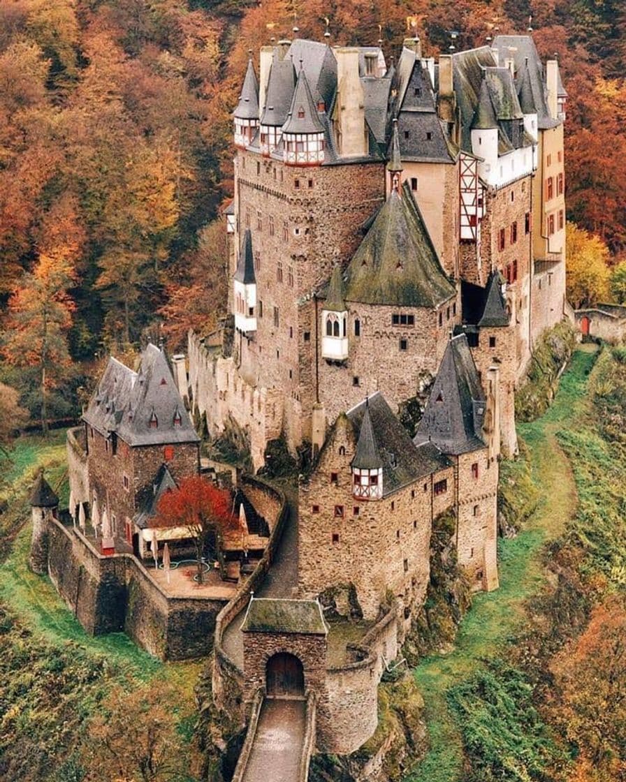 Place Eltz Castle