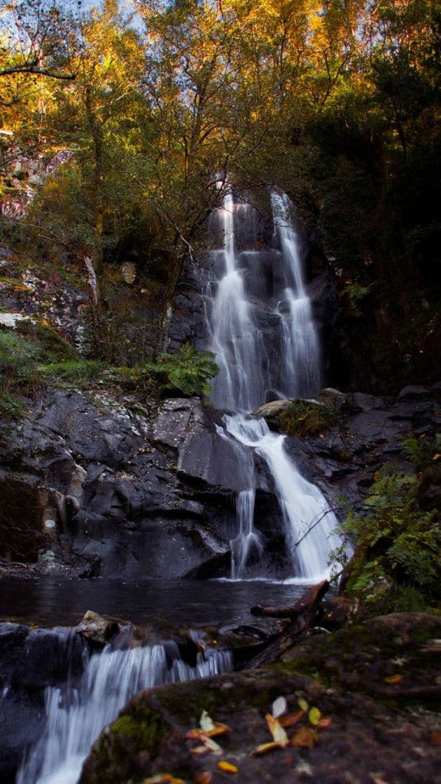 Lugar Cascata da Pedra da Ferida