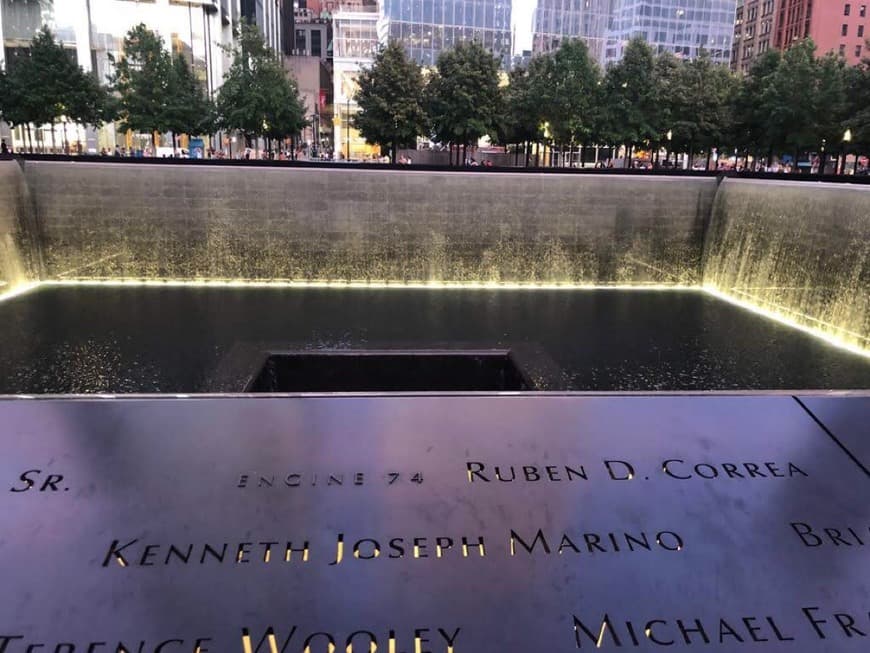 Lugar 9/11 Memorial