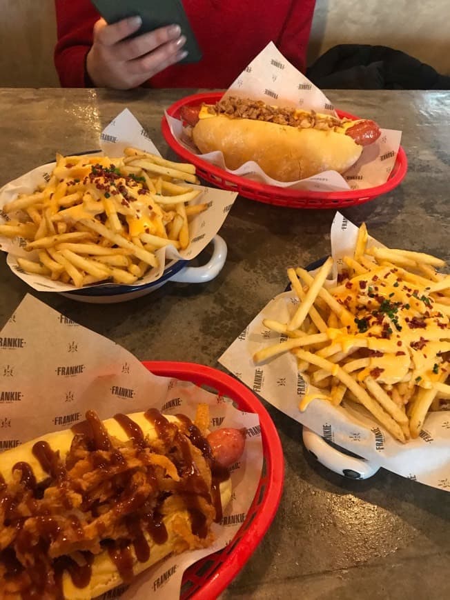 Restaurantes Frankie Hot Dogs