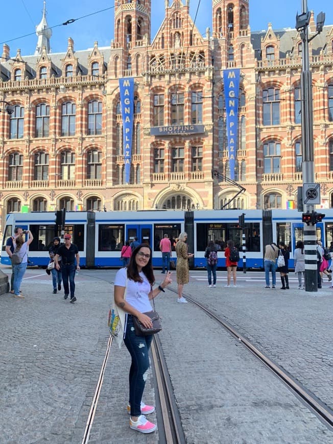 Lugar Dam Square