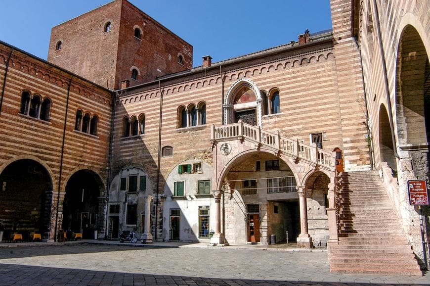 Lugar Palazzo della Ragione