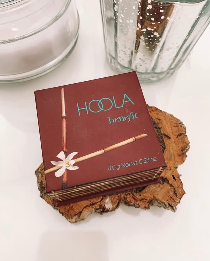 Product Benefit- Hoola pó bronzeador 