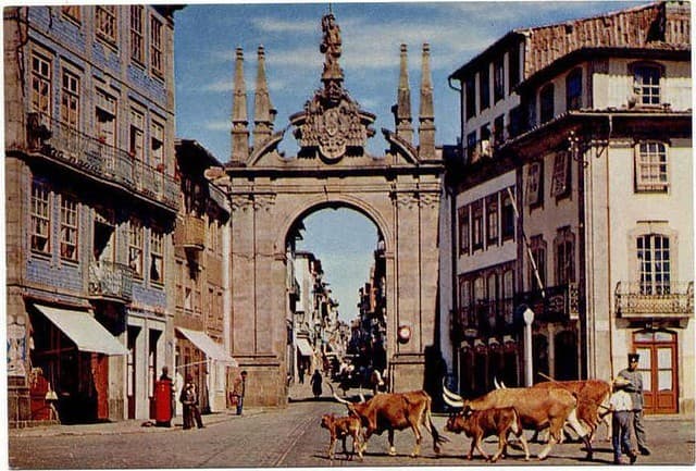 Lugar Arco da Porta Nova