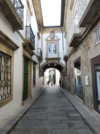 Place Guimarães, José R