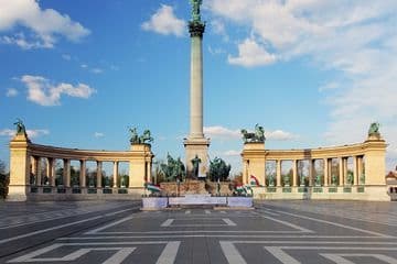 Place Plaza de los Héroes