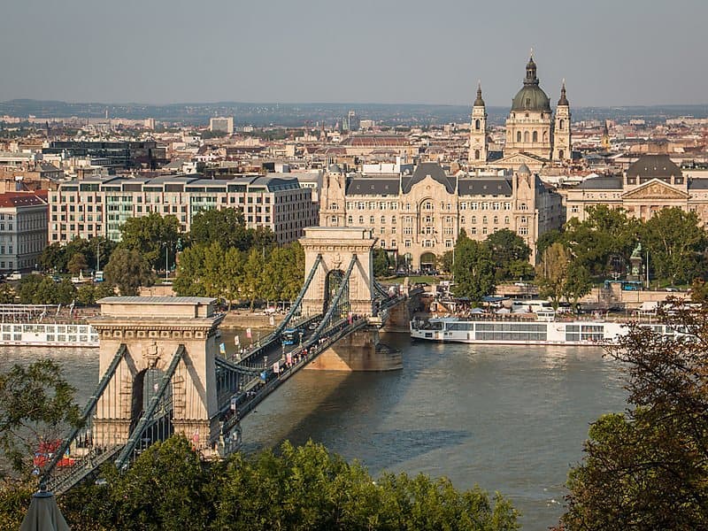 Place Puente de las Cadenas