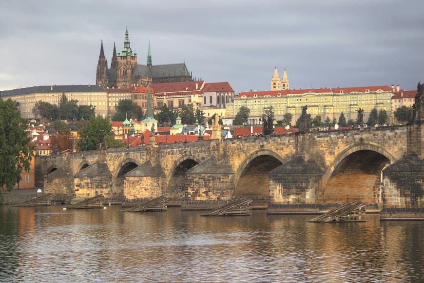 Place Charles Bridge