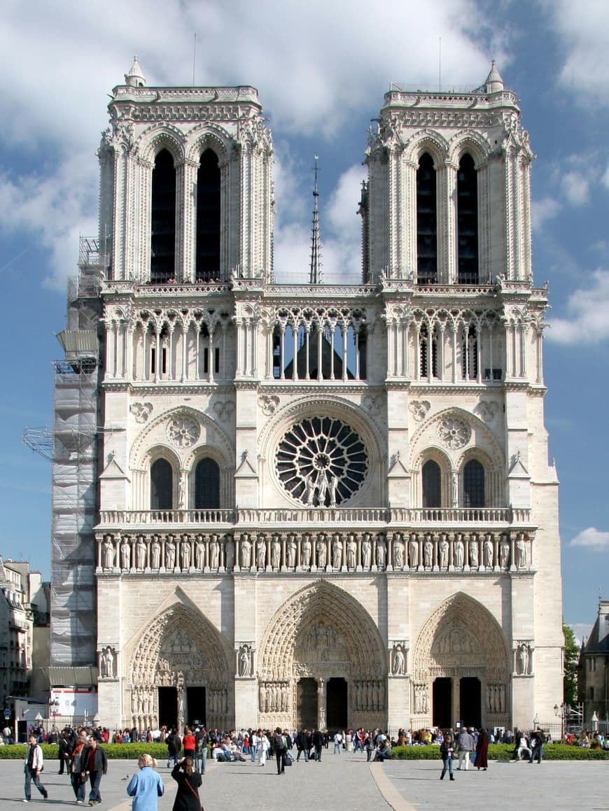 Place Catedral de Notre Dame