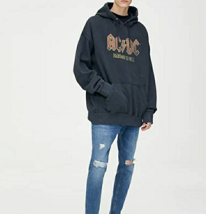 Product Sweatshirt AC/DC desbotada