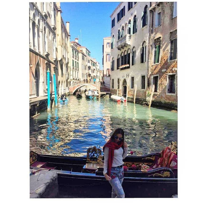 Place Venecia