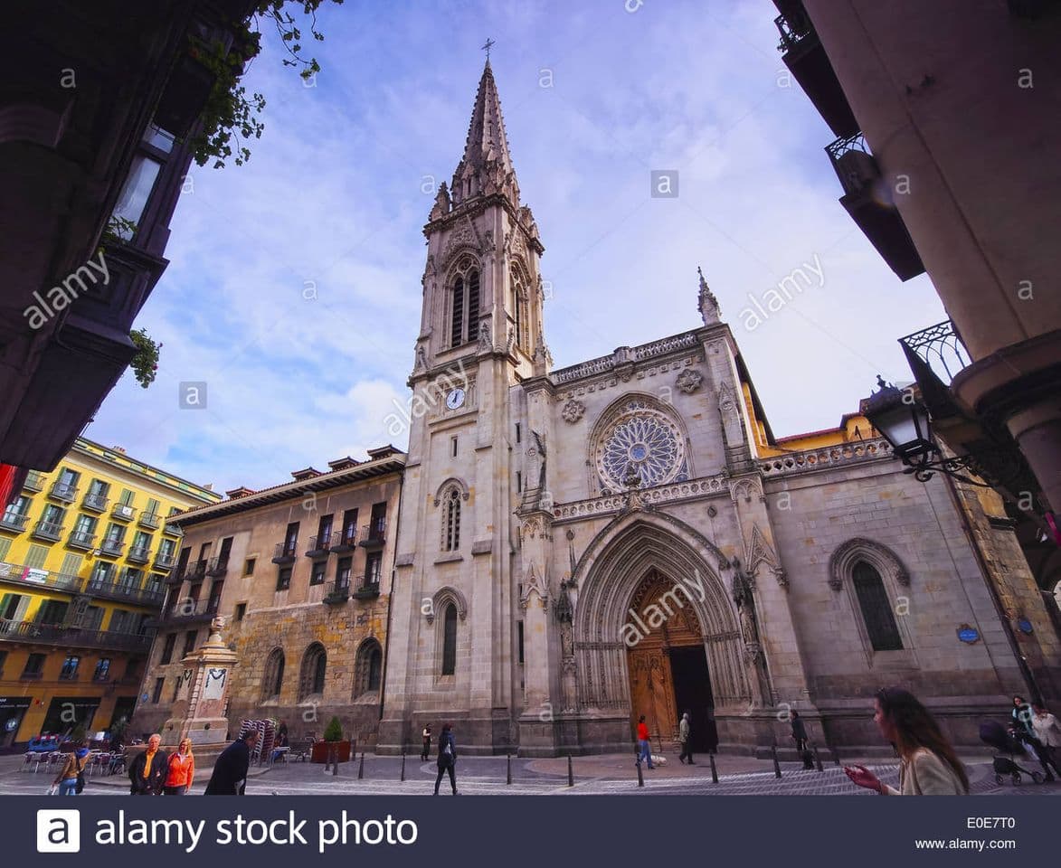 Lugar Catedral de Santiago (St. James' Cathedral）