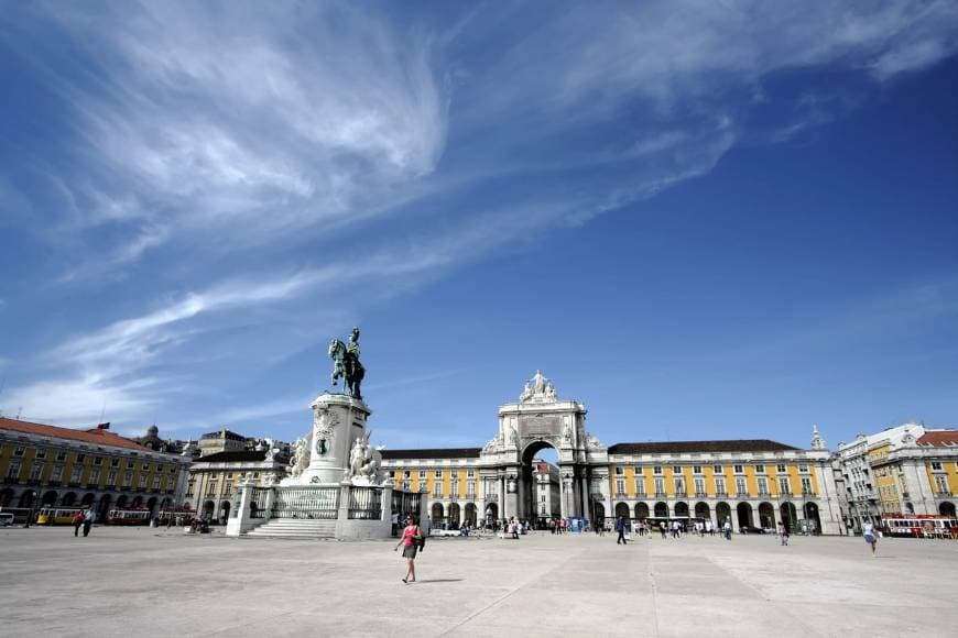 Place Visitar a Praça do Comércio (Terreiro do Paço)

