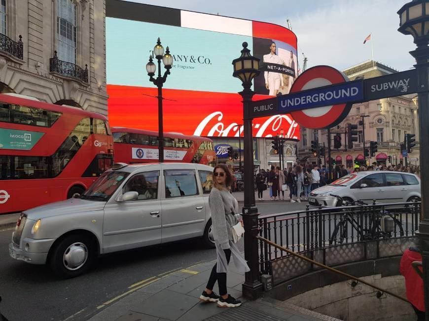 Lugar Piccadilly Circus