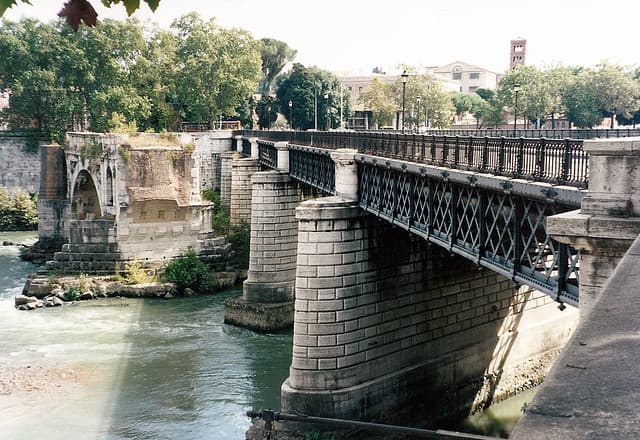 Place Ponte Palatino