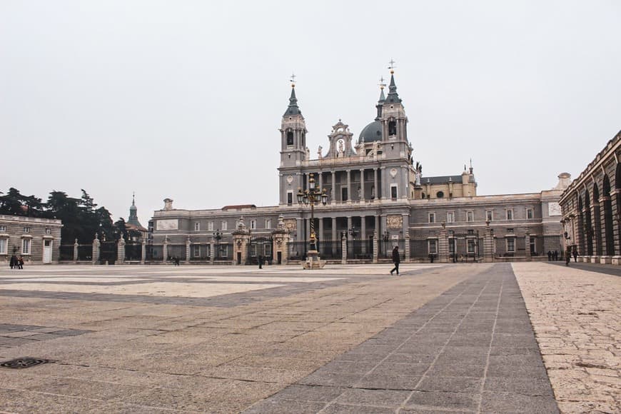 Lugar Almudena Cathedral