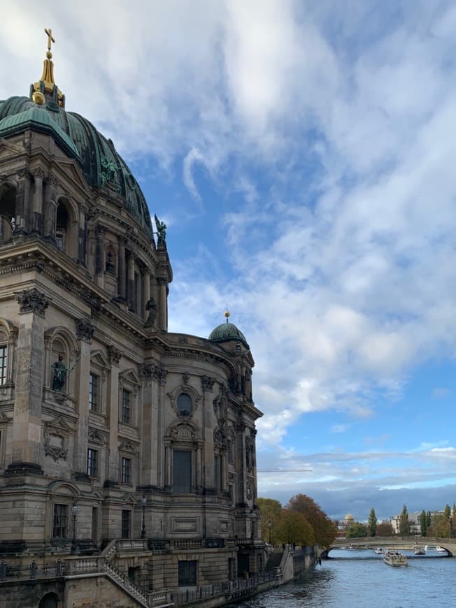 Lugar Catedral de Berlín