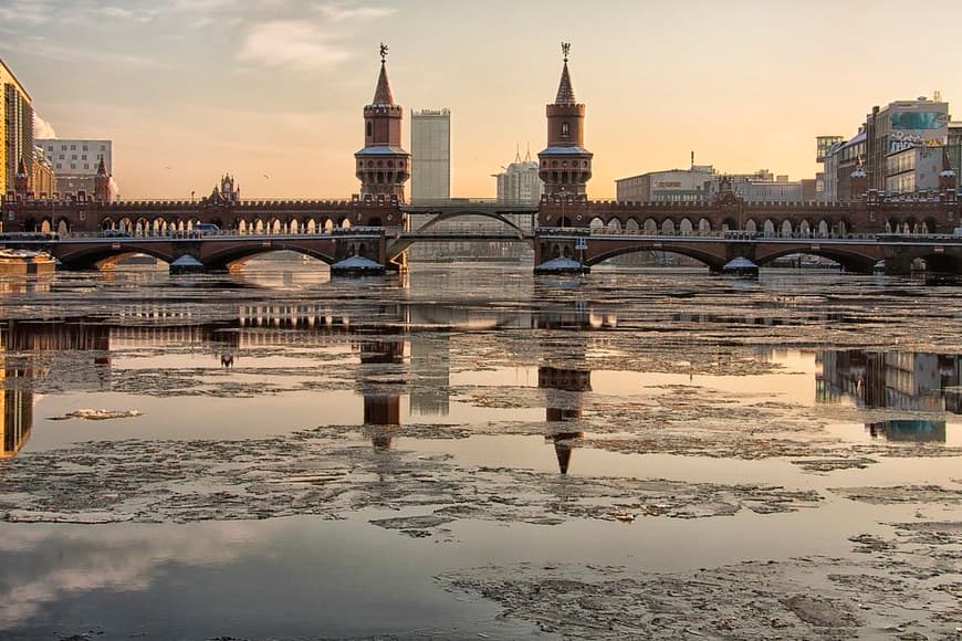 Lugar Oberbaumbrücke