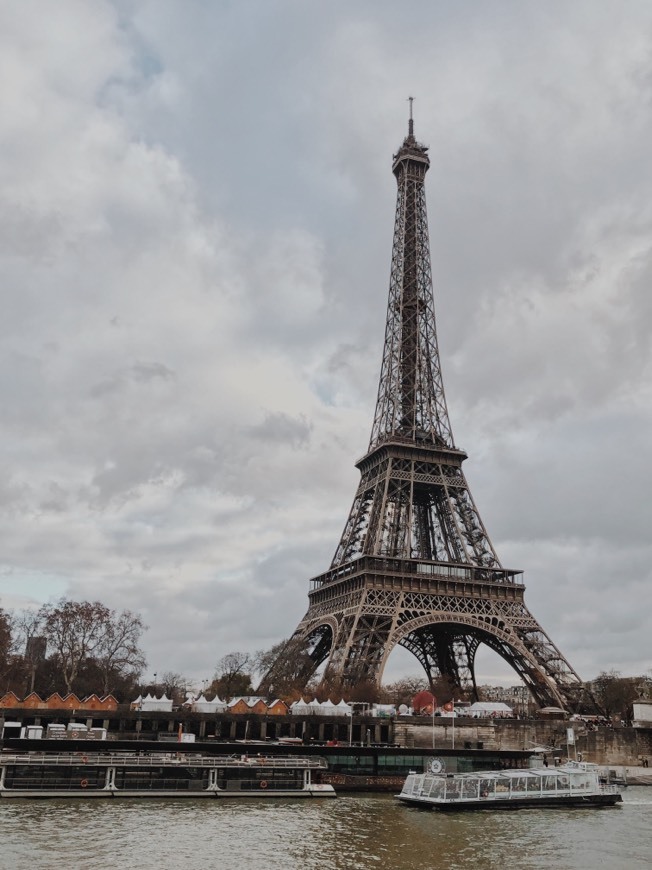 Place Torre Eiffel