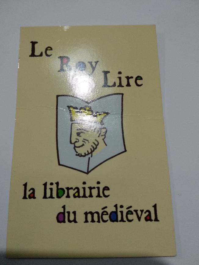 Place Le Roy Lire, la librairie du médiéval