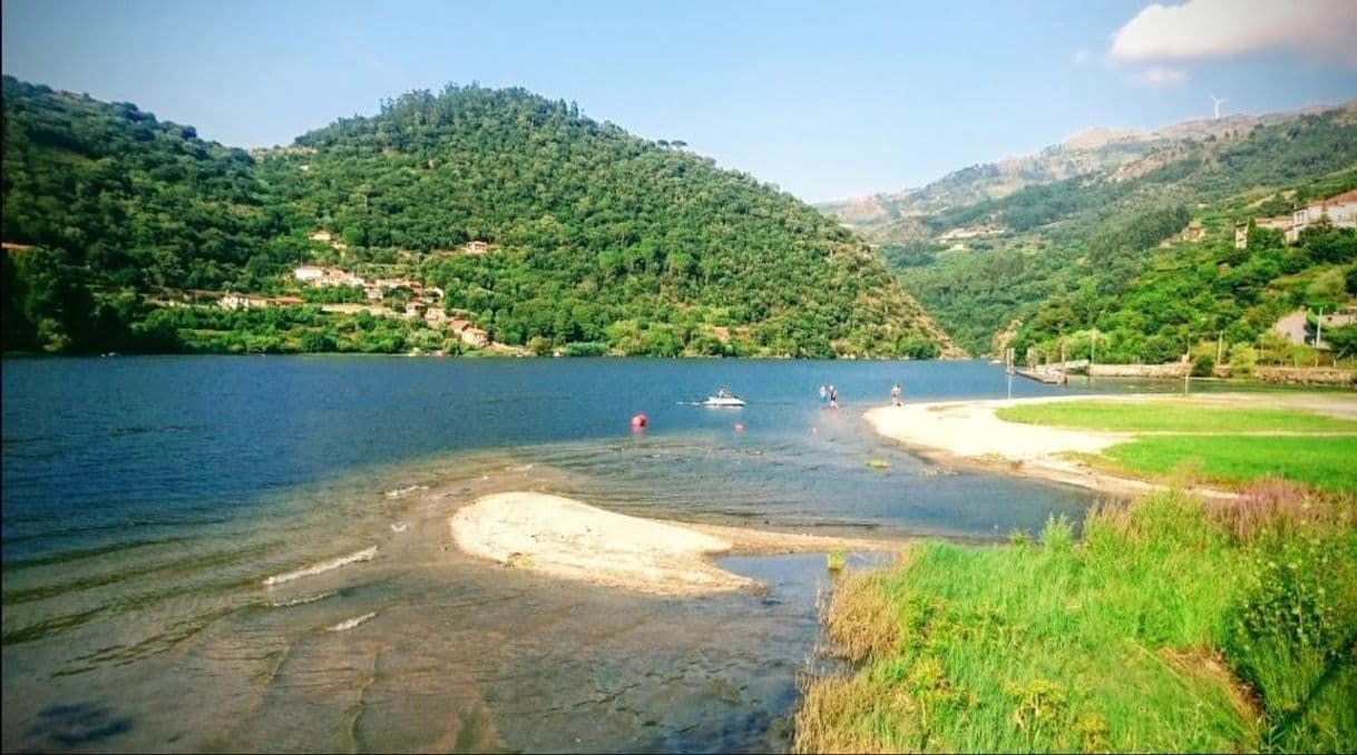 Place Praia Fluvial de Porto de Rei, Resende