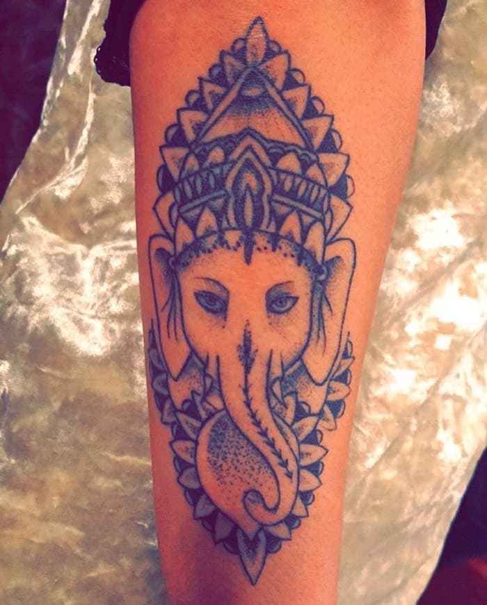 Product Ganesha tattoo no braço